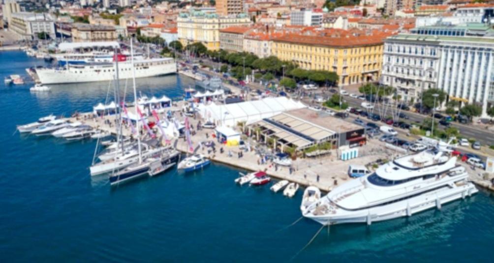 Rijeka Apartment With Free Parking And Large Balcony エクステリア 写真